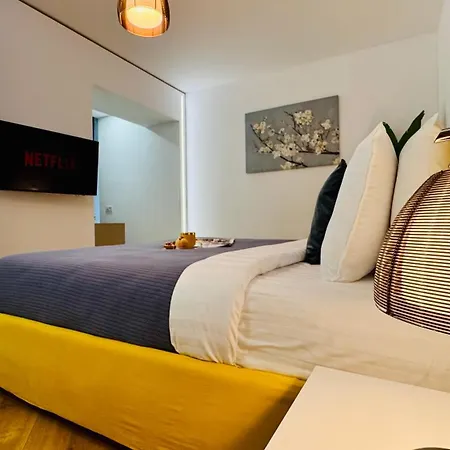 Premium Urban - Light Filled 1br With Balcony Appartement *