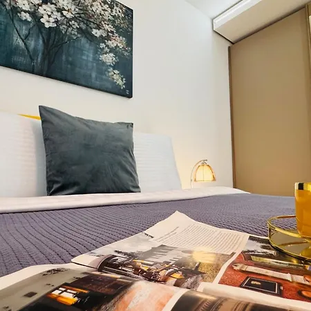 Premium Urban - Light Filled 1br With Balcony Bucharest