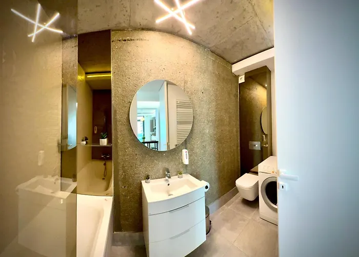 Premium Urban - Light Filled 1br With Balcony * Bucharest