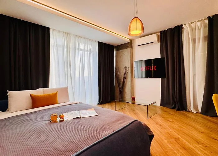 Premium Urban - Light Filled 1br With Balcony Апартаменти Бухарест