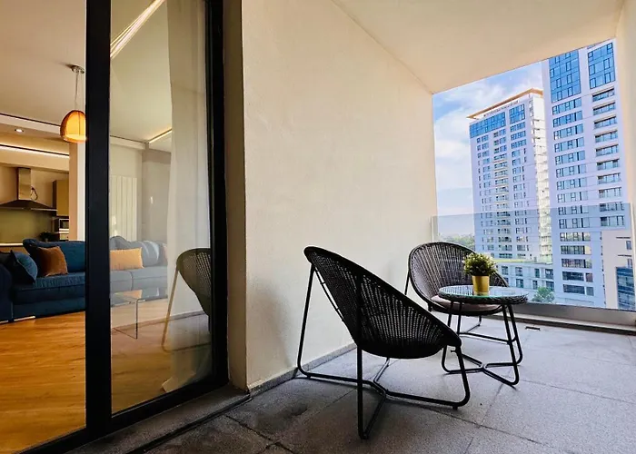 Premium Urban - Light Filled 1br With Balcony Бухарест