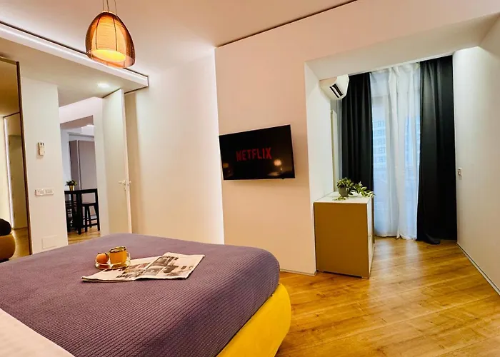 Premium Urban - Light Filled 1br With Balcony Apartmán