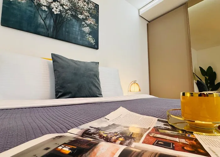 Premium Urban - Light Filled 1br With Balcony Бухарест