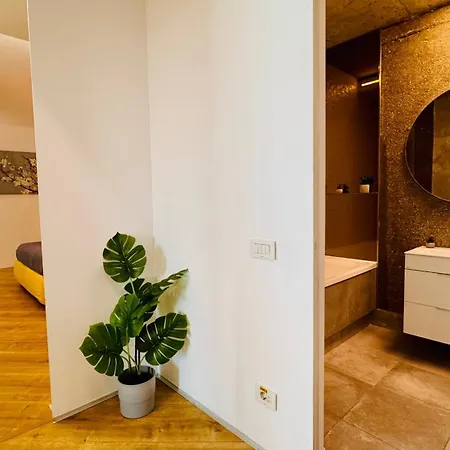 아파트 Premium Urban - Light Filled 1br With Balcony *