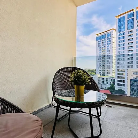 Premium Urban - Light Filled 1br With Balcony 부쿠레슈티