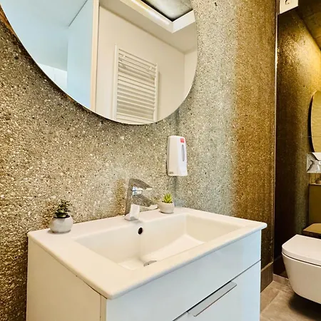 Premium Urban - Light Filled 1br With Balcony Apartament