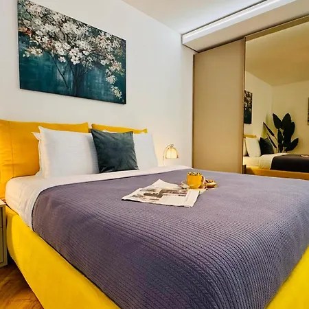 Premium Urban - Light Filled 1br With Balcony Apartament Bukareszt